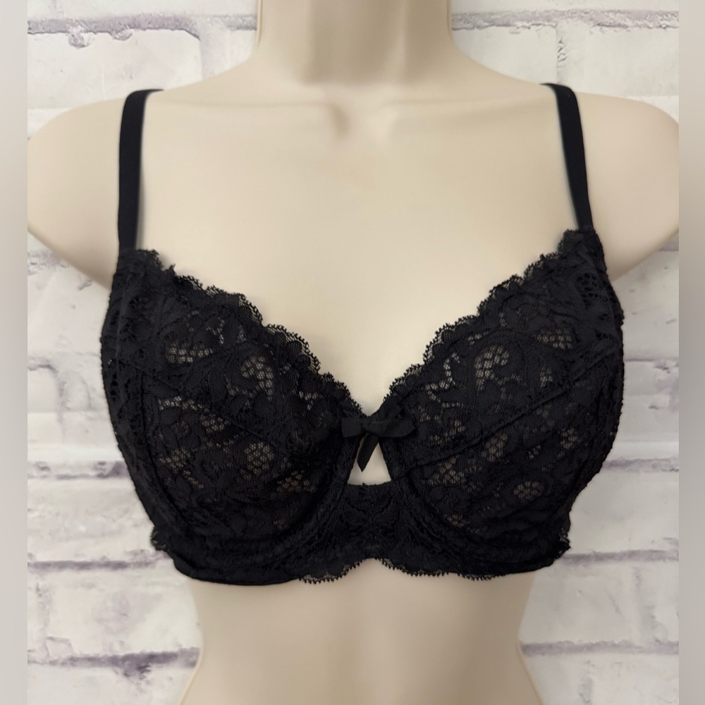 Victoria’s Secret Bra Size 32DDD Body By Victoria Unlined Demi Black Lace Bow